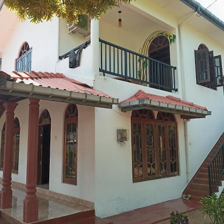Tharul Home 本托塔 外观 照片