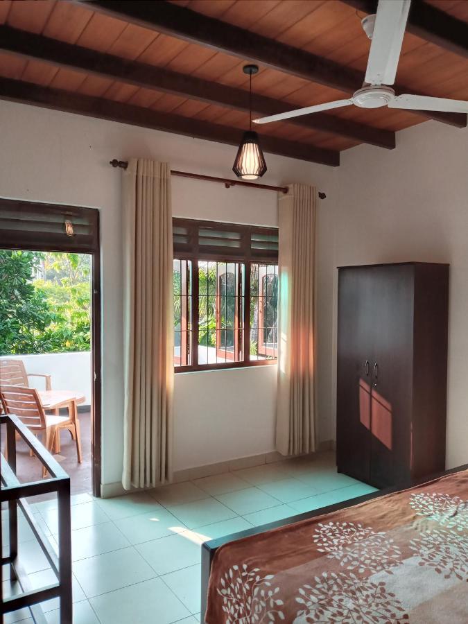 Tharul Home 本托塔 外观 照片