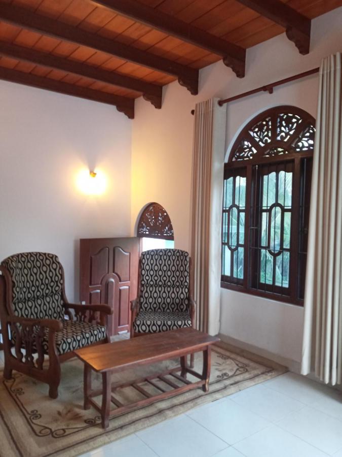 Tharul Home 本托塔 外观 照片