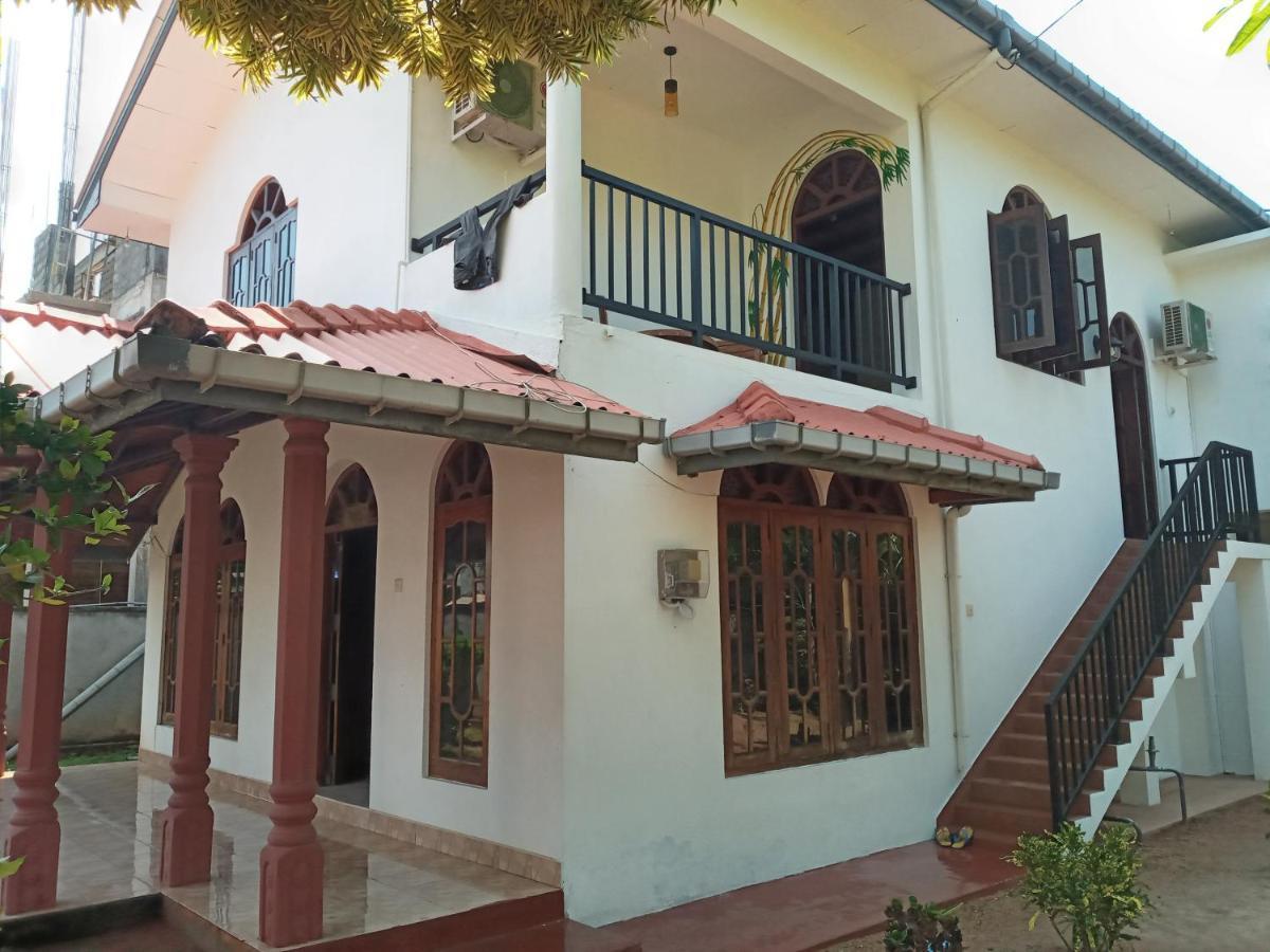Tharul Home 本托塔 外观 照片
