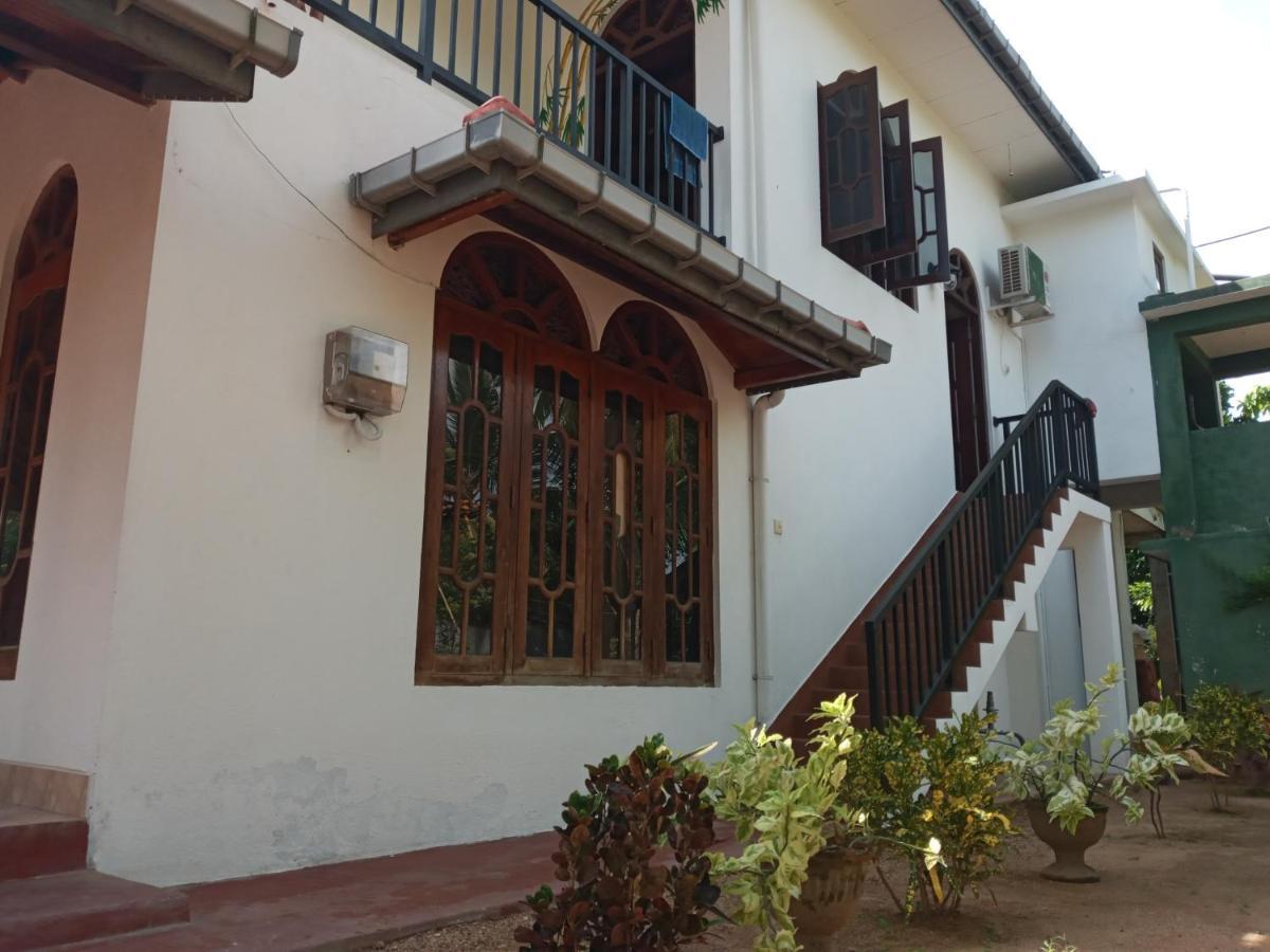 Tharul Home 本托塔 外观 照片
